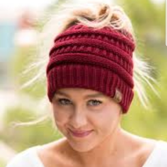 New Messy Bun Ponytail Beanie - Picture 2 of 4